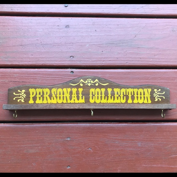 Vintage Other - Kitschy “Personal Collection” small shelf/hanger